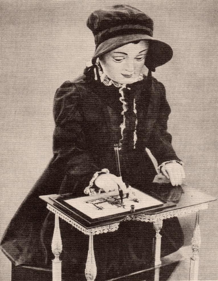 Une image contenant habits, Visage humain, personne, table
Le contenu généré par l’IA peut être incorrect.